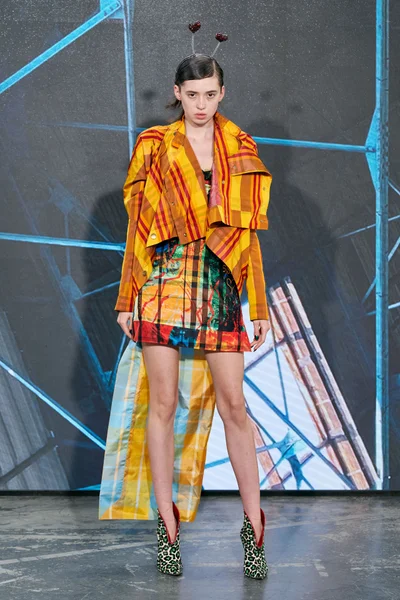 Look 44